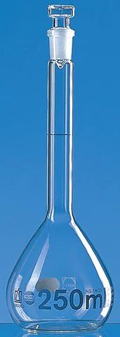 BRAND<sup>?</sup> BLAUBRAND<sup>?</sup> volumetric flask, glass stopper, clear glass