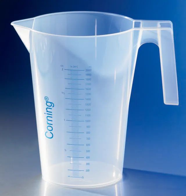 Corning<sup>?</sup> reusable beaker with handle and spout