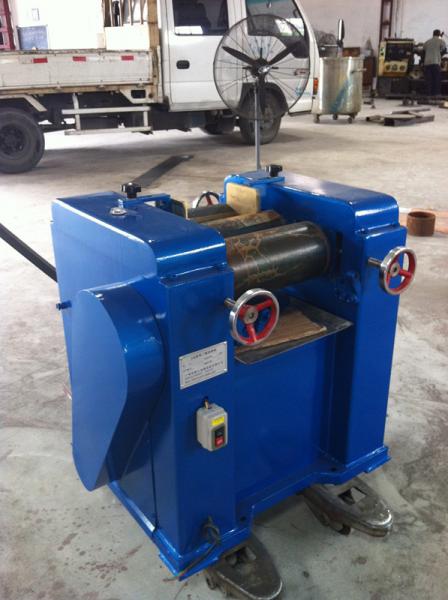 三辊研磨机图?></a></div>    <span style=