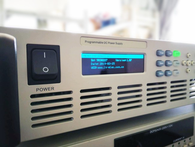 500VA�?kVA交流变型稳压电源图片